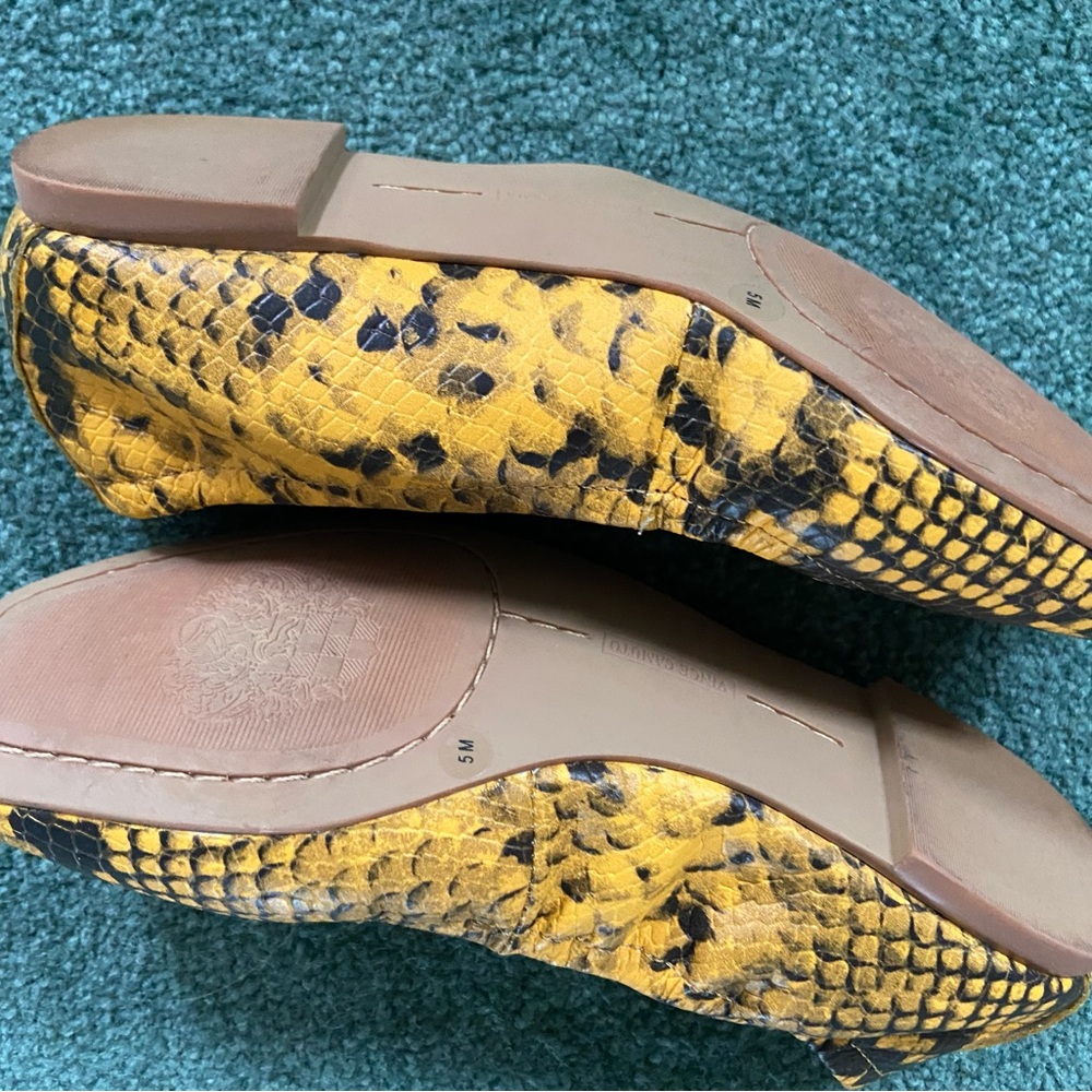 Vince Camuto flats - Picture 2 of 4